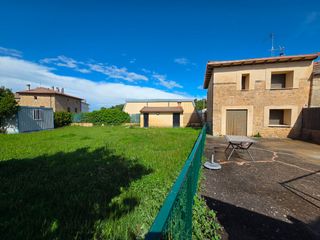 House  Calle los arroyos 15. Vivienda con jardin cerca de burgos