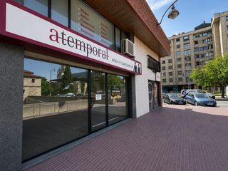 Lloguer Local Comercial  Calle calzadas. Plaza de las bernardas