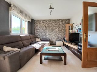 Towny house in Cayuela. Casa pareada con amplio jardín