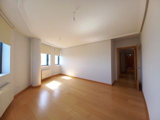 Affitto Appartamento  Calle maría de zayas. Amplia vivienda completamente exterior con garaje y trastero