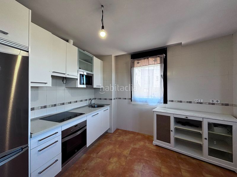 Foto 080d6017-7024-4da3-8ca9-53293a2bf7a6. Casa adossada amb calefacció aparcament a Barriada de Yagüe Burgos