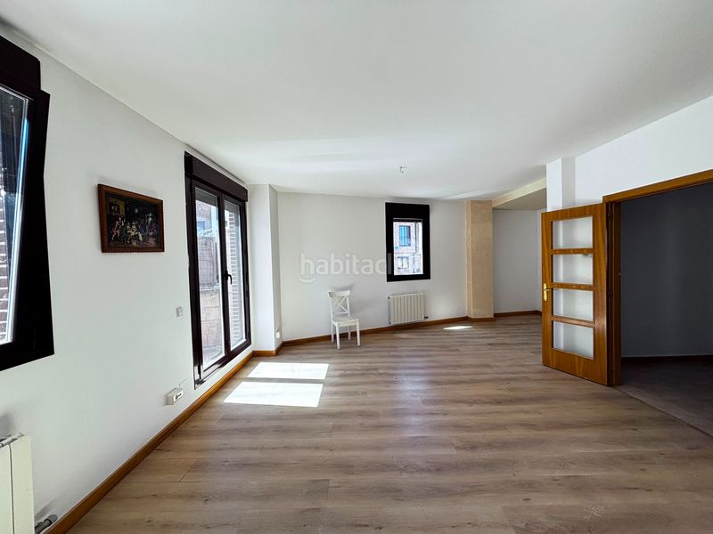 Foto 421a7ae3-2929-487f-b741-b21a76ad1277. Casa adossada amb calefacció aparcament a Barriada de Yagüe Burgos