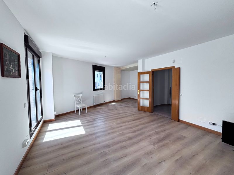 Foto 70858f24-51cc-4a19-9376-dd9ac2084a08. Casa adossada amb calefacció aparcament a Barriada de Yagüe Burgos