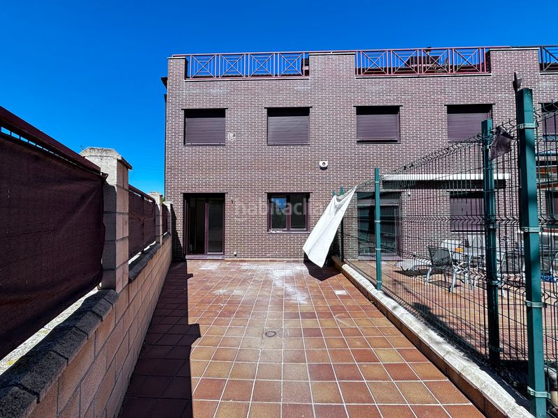 Foto b1f709e3-6e7a-41f6-9e1b-038b7e98819f. Casa adossada amb calefacció aparcament a Barriada de Yagüe Burgos