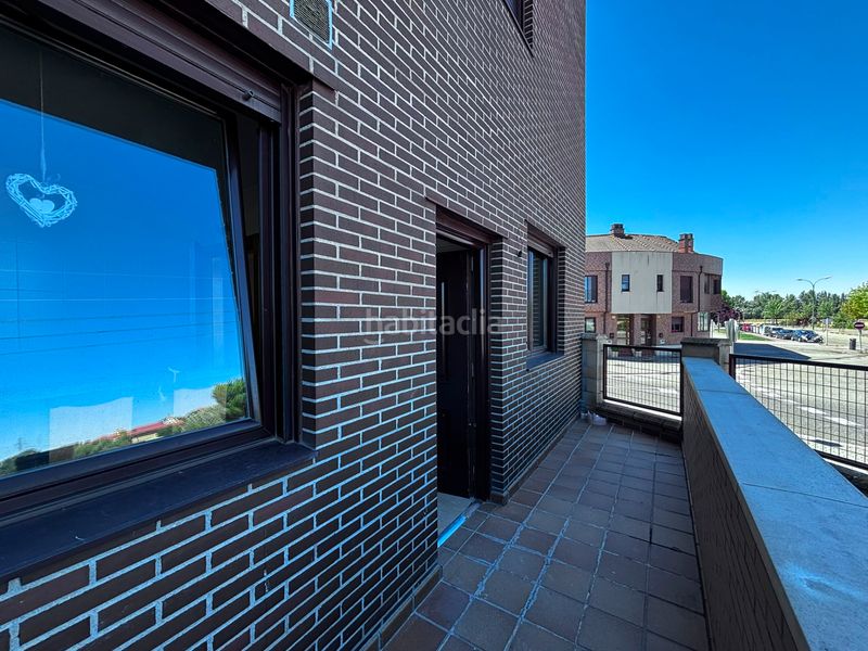 Foto b6c85c1e-d8e8-4e0f-86b5-7af0682bd093. Casa adossada amb calefacció aparcament a Barriada de Yagüe Burgos