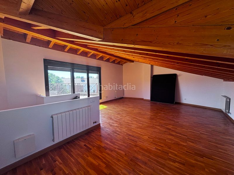 Foto b7b59780-4124-4e83-a291-20147bdfcd0a. Casa adossada amb calefacció aparcament a Barriada de Yagüe Burgos