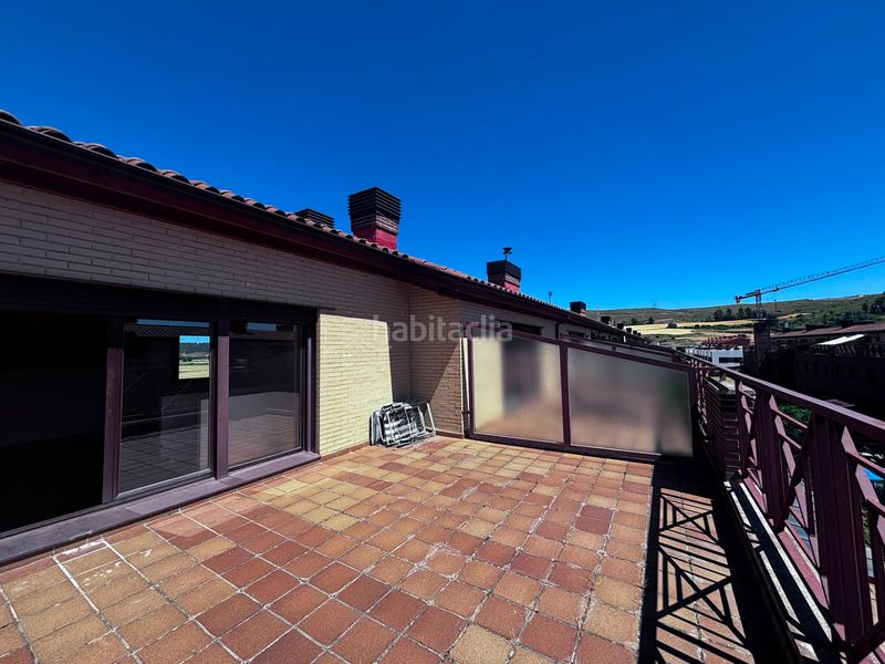 Foto d9f0a0f2-c817-4206-a18e-ed381b24291c. Casa adossada amb calefacció aparcament a Barriada de Yagüe Burgos
