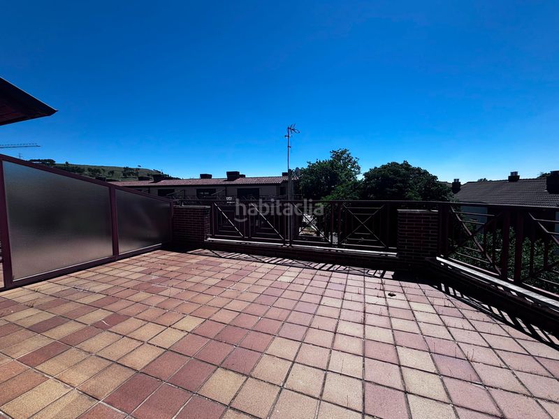 Foto fecd4e8d-26f0-4c4d-a512-d3b9d99e65d5. Casa adossada amb calefacció aparcament a Barriada de Yagüe Burgos