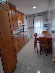 Lloguer Pis  Plaza doctor emilio giménez heras. Estupenda y céntrica vivienda de reciente construcción con garaj