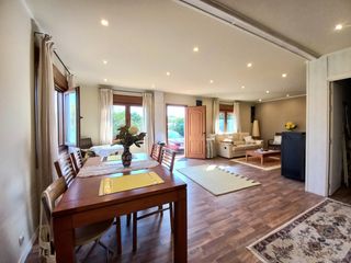 Doppelhaus in Ibeas de Juarros. Estupenda vivienda con amplio terreno