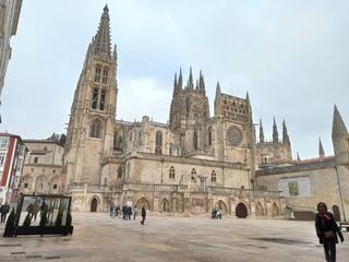 Piso en Casco Antiguo. Junto a la catedral a escasos trescientos metros, seis dormitori