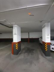 Aparcament cotxe  Calle veza. Plaza de garaje para coche mediano