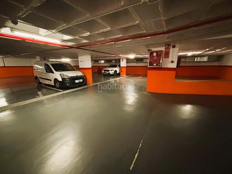 Foto b4337689-de1b-46f3-ad3c-756acef41332. Car parking in Pedralbes Barcelona