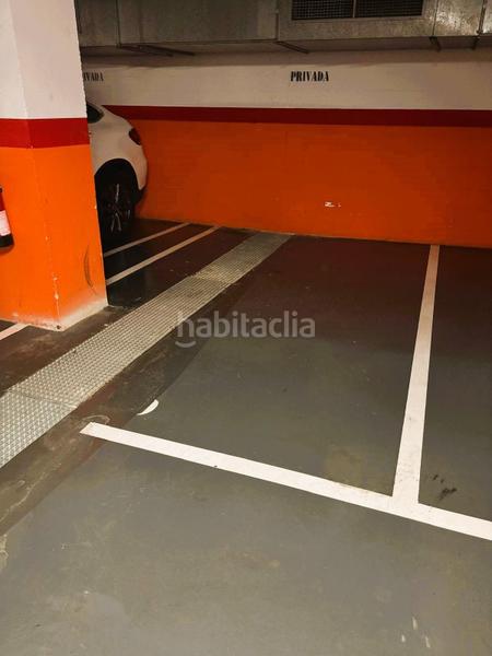 Foto e538a198-9008-4b4c-9111-6acb319a0c8a. Car parking in Pedralbes Barcelona