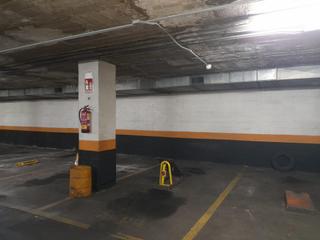 Location Parking voiture à Calle calle de santiago de compostela 66. Plazas de garaje al alquiler frente a la vaguada