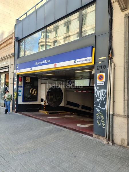 Foto 8c8269f6-12e5-4c40-a61d-ebe8886b1144. Parking coche plaza de parquing en venta en el mismo passeig de graciavalencia en Barcelona