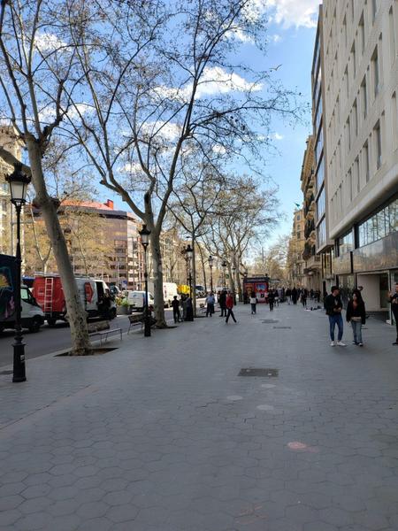 Foto a08eb98a-f371-45a8-a809-acfe5e9c53bb. Parking coche plaza de parquing en venta en el mismo passeig de graciavalencia en Barcelona