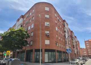 Alquiler Piso  Calle naves. Piso familiar en madrid río