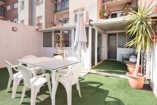 Appartement  Calle sant dalmir. Bonita y tranquila planta baja soleada en la teixonera