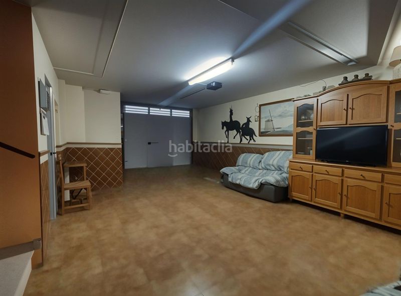 Foto 1db07710-bccb-469b-adde-c56eaa963656. Casa adossada amb calefacció aparcament a Roda (La)