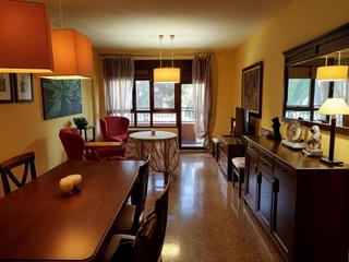 Appartement à Estación. Amplia vivienda con garaje