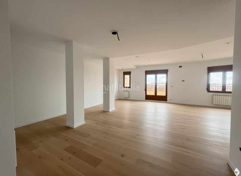 Foto 219547c5-7900-46de-b7a1-e10f280d6825. Attico con riscaldamento parcheggio in Roda (La)