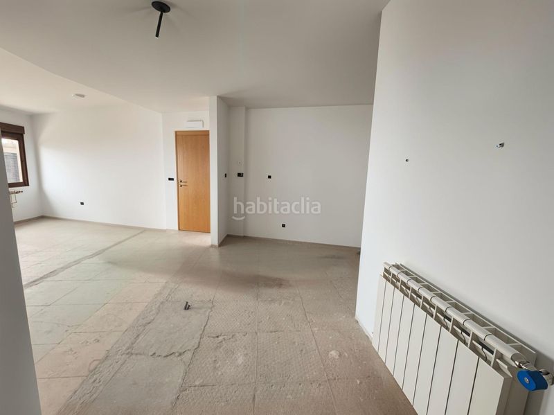 Foto b145ae01-4e78-49cb-b880-fb77f4dd6c80. Àtic amb calefacció aparcament a Roda (La)
