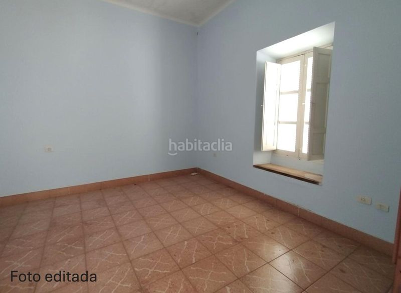 Foto 11fa8215-7630-493a-a70f-b559c9e245fd. Casa amb calefacció aparcament a Roda (La)