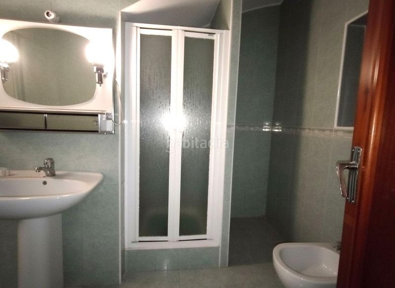 Foto eb3957a2-557c-4e37-9f39-5e256b1d2752. Casa amb calefacció aparcament a Roda (La)