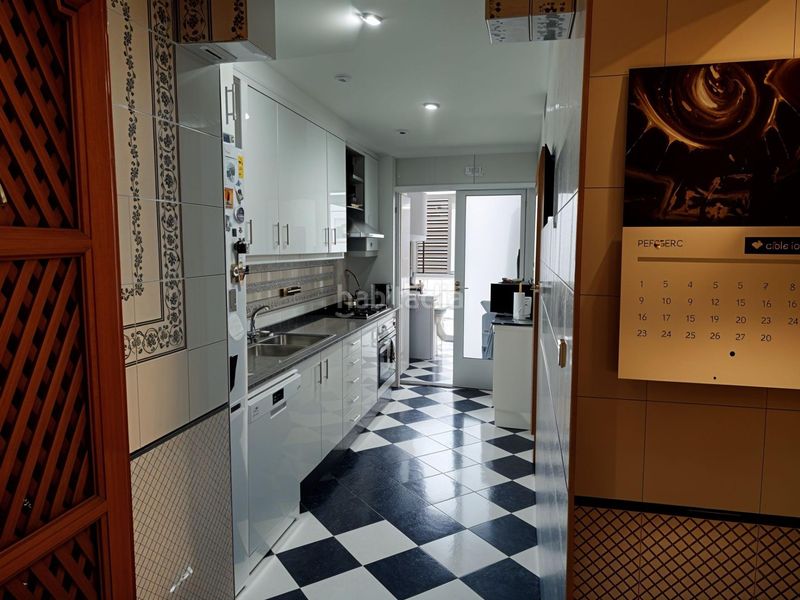 Foto 2d6fc7b8-ce32-4260-b3c9-65515d834d51. Pis amb aparcament a Centro Albacete