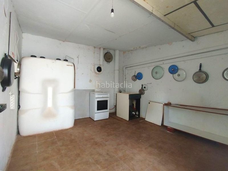 Foto 40ff5420-aefe-439a-a9c1-e69bc83f7c70. Casa amb calefacció aparcament a Roda (La)