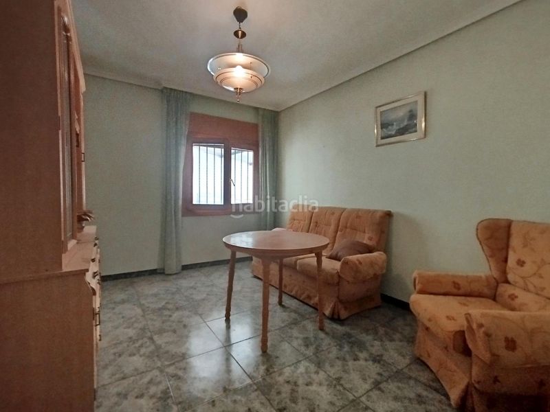 Foto 937ee0ce-8af6-484c-8009-77b10fae2eb1. Casa amb calefacció aparcament a Roda (La)