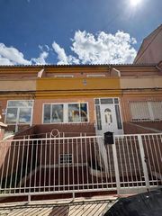 Casa adossada a Pedanías - Extrarradio. Amplio adosado en venta a pocos kilómetros de albacete  140,000