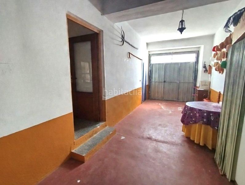 Foto d4e21ac6-b2c4-404e-a053-6e1292b9a6cb. Casa amb aparcament a Roda (La)