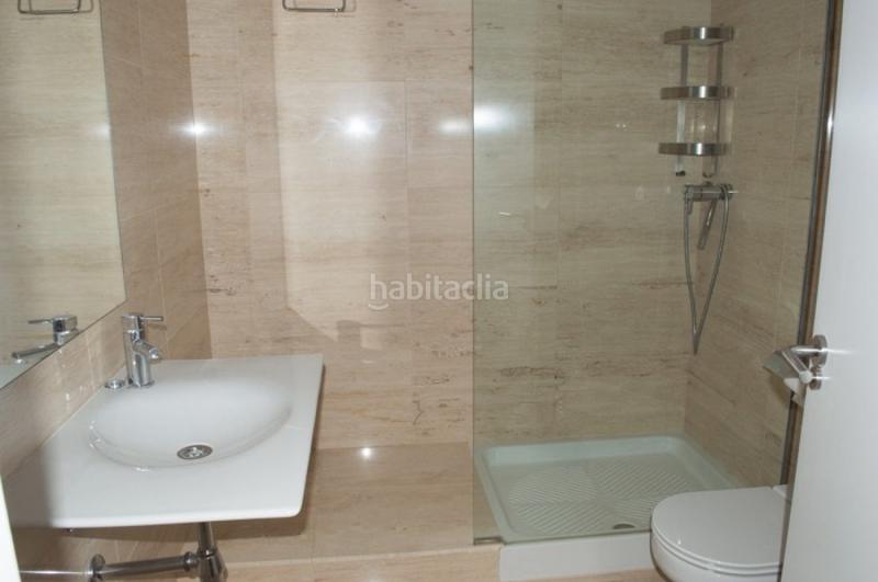 Foto 16ed2816-fde9-48dc-8ad0-e8e1daf3f81f. Pis amb calefacció aparcament a Roda (La)