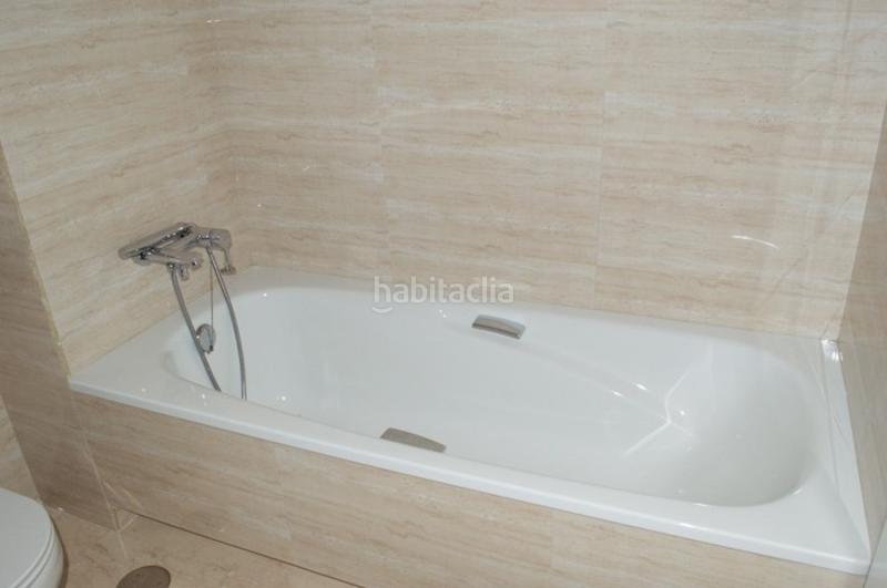 Foto f0316c14-b9b2-4315-8a84-a1e50bb5ff2a. Pis amb calefacció aparcament a Roda (La)