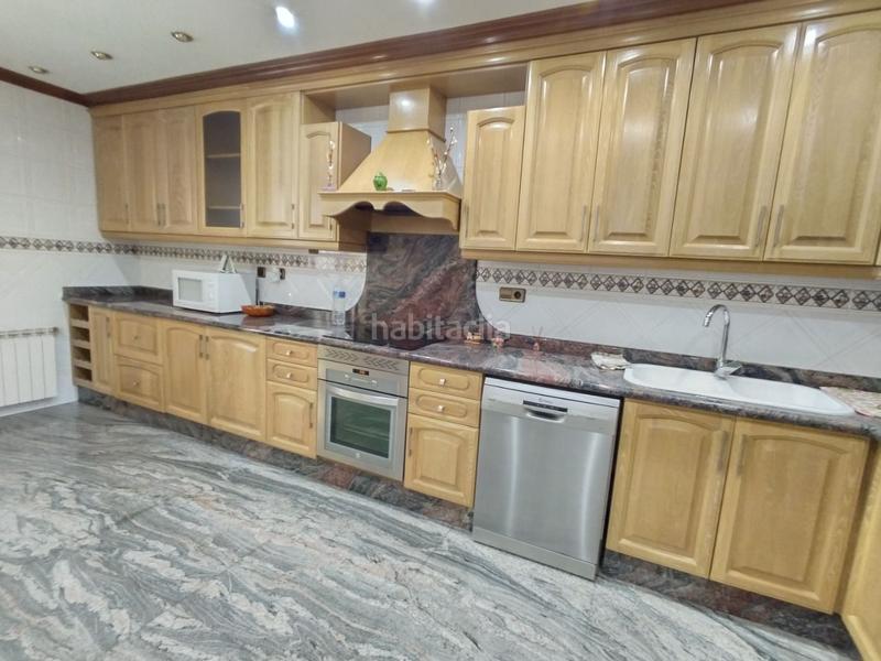 Foto 3ffaebf1-9a34-4cf8-bac8-f905f2f286fa. Casa adossada amb calefacció aparcament a Roda (La)