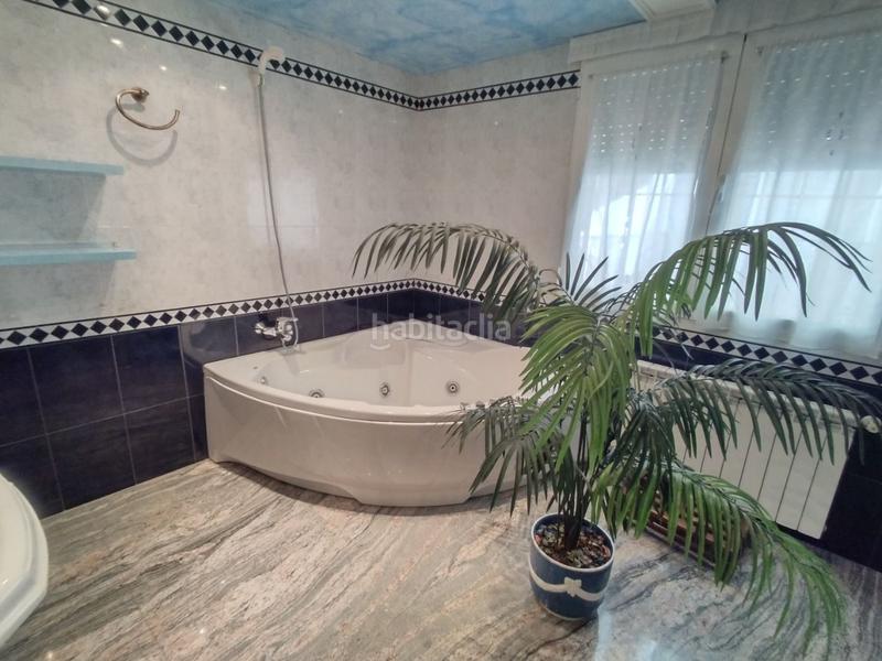 Foto df1c7c30-8d18-495f-a487-515f9cb26e14. Casa adossada amb calefacció aparcament a Roda (La)