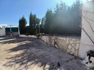 Mas à Feria. Venta de terreno con varias construcciones