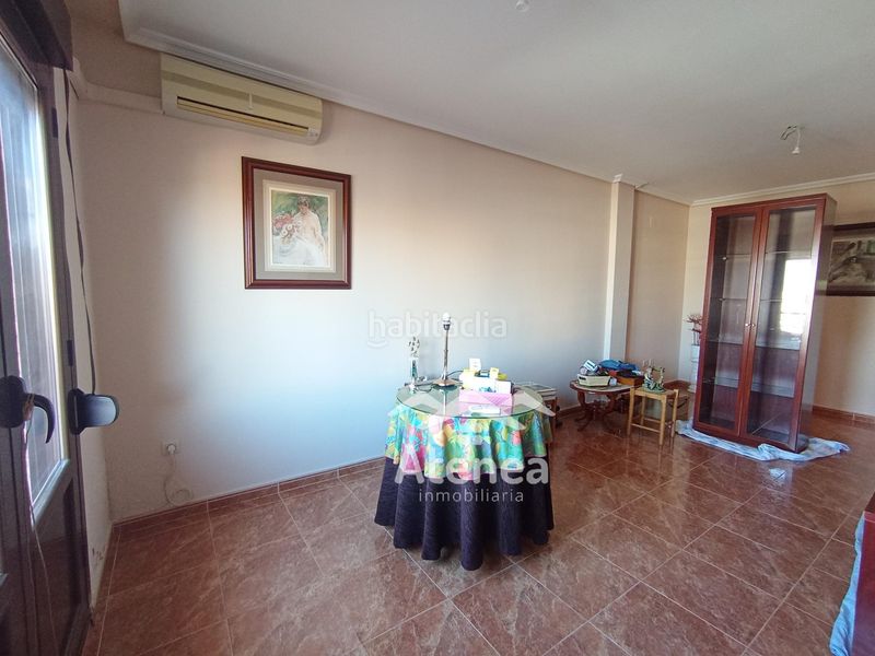 Foto 4a8d4879-85e9-433e-a326-318a8148706c. Àtic amb calefacció aparcament a Roda (La)