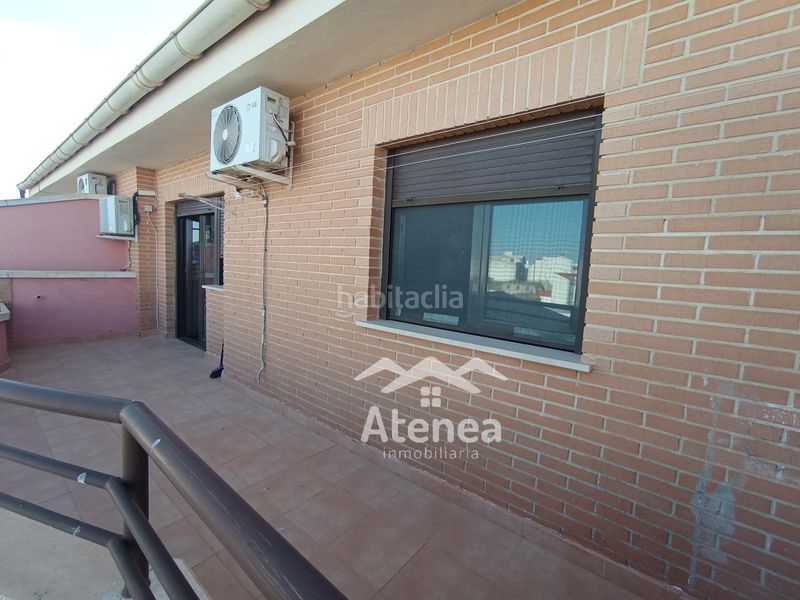 Foto 57279137-0da2-4916-b3e9-d901fc554c3a. Àtic amb calefacció aparcament a Roda (La)