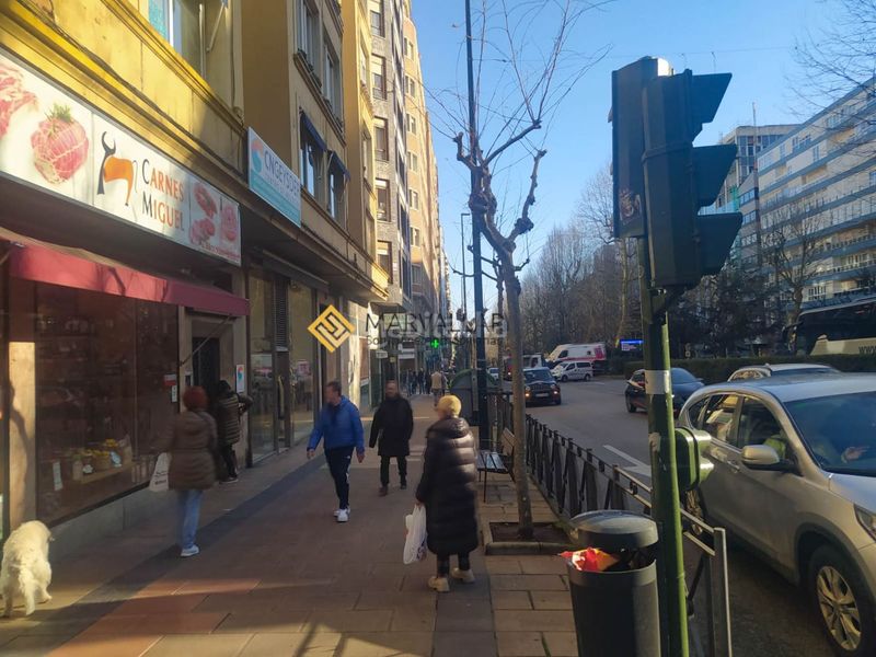 Foto c02c7c6b-b1b6-4bbc-8048-ee3de1dbb14f. Local comercial a Numancia - San Fernando Santander