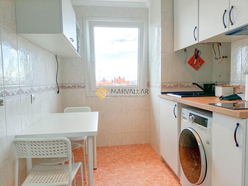 Foto ada5d078-1923-4ec3-9d24-14c6f711a302. Rent flat with heating in Los Castros Santander