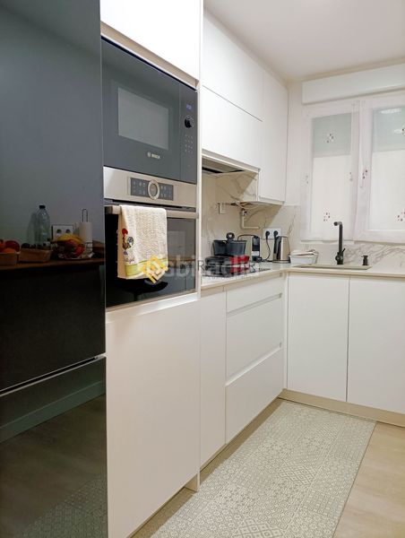 Foto ab8b89f9-5873-401b-8f72-10240ae64660. Flat with heating in Cuatro Caminos Santander