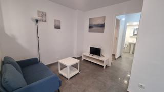Alquiler Piso en Carrer de la mare de déu de port 413. Alquiler temporada ciutat de la justicia