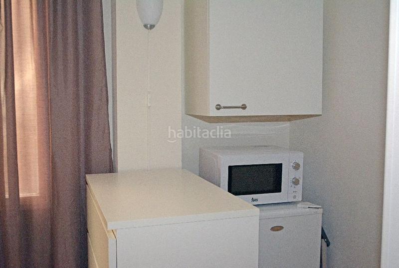 Foto e368ed3e-f74e-41c3-8b3b-9da53d06f6f6. Alquiler piso en carrer del regent mendieta 26 temporada camp nou en Barcelona