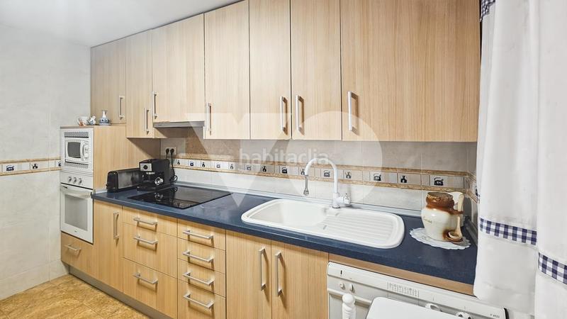 Foto 7777abe1-de48-4850-8eb8-e11fdbd75bd8. Appartement avec chauffage parking dans Almendrales Madrid