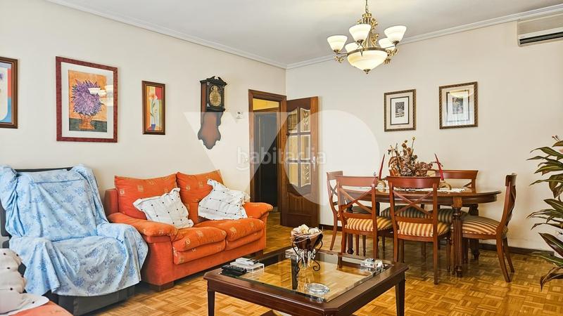 Foto e50ced1c-bc8b-45b8-9dac-1f9fcf5d51c5. Appartement avec chauffage parking dans Almendrales Madrid