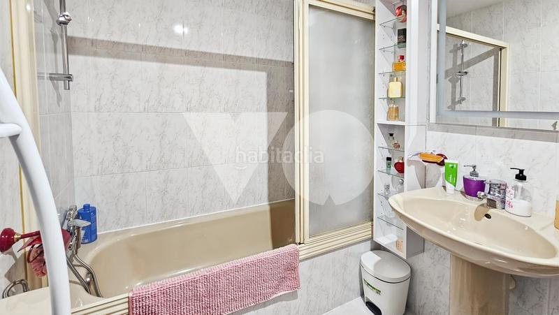 Foto 1fd59d92-542e-43d3-8759-84af0bd70bfd. Casa a schiera con riscaldamento parcheggio piscina in Alcorcón