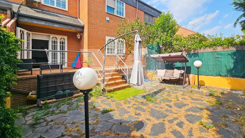 Foto 2a93ea43-866e-46f4-8e86-692542a15add. Casa a schiera con riscaldamento parcheggio piscina in Alcorcón